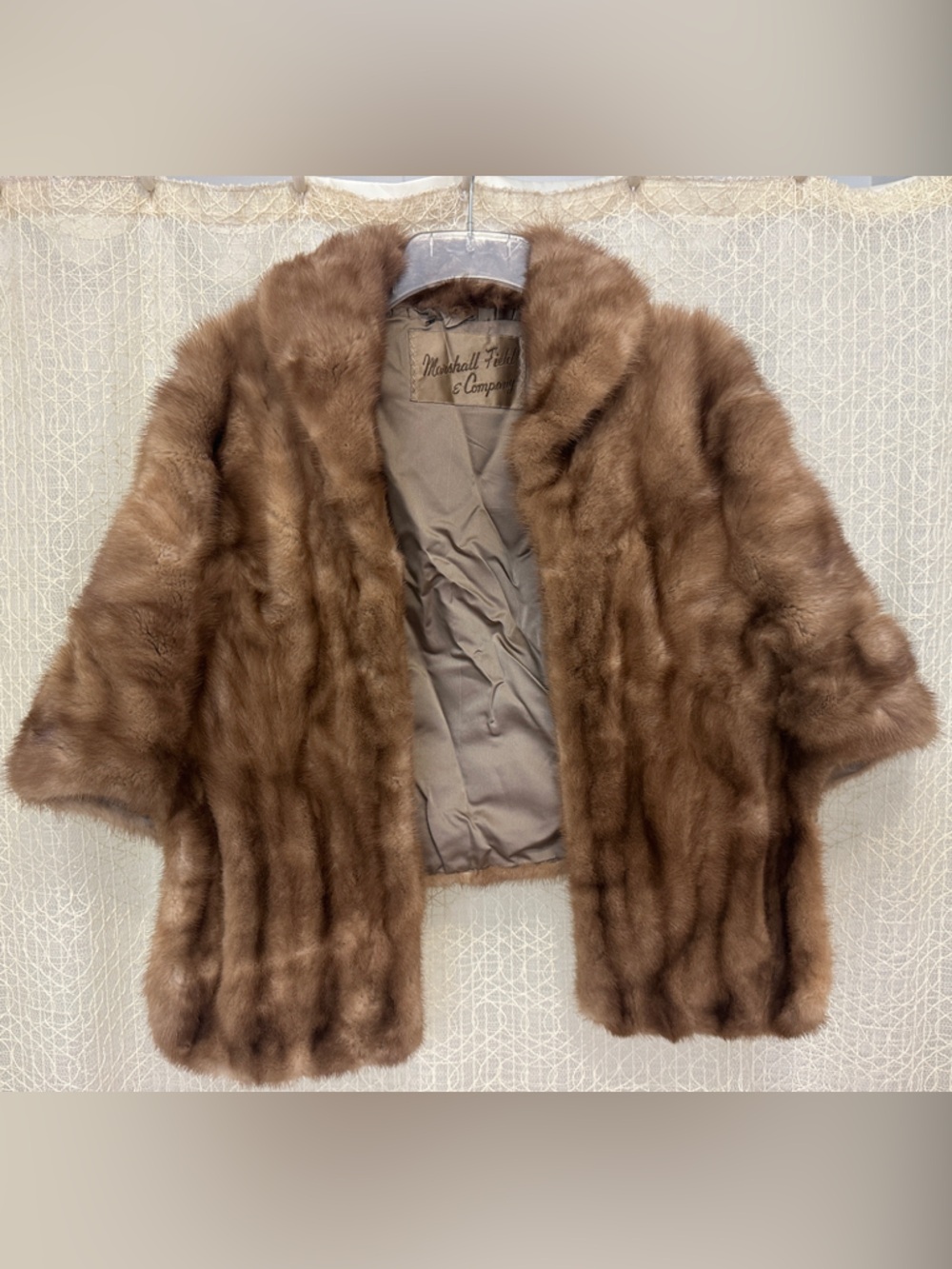 Vintage Marshall Field & Co Women's Brown Fur Stole/Cape - Picture 1 of 9